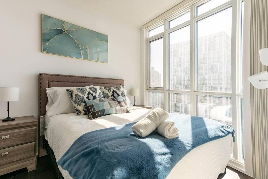 Guestic At Cityplace - Lake View & One Free Parking Toronto Zewnętrze zdjęcie